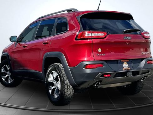 Used 2015 Jeep Cherokee Trailhawk w/ Comfort/Convenience Group AWD/4WD image 4