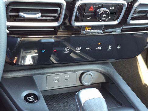 New 2026 Nissan Sentra SV w/ Floor Mat Package FWD image 18