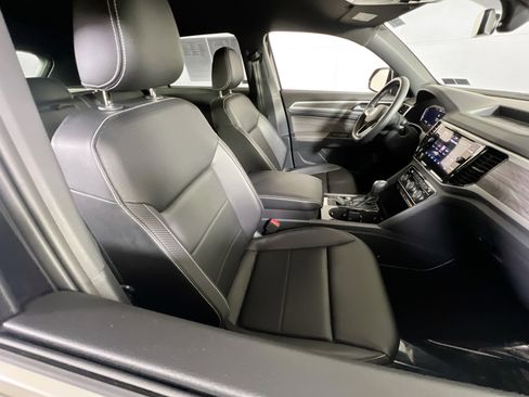 Used 2023 Volkswagen Atlas Cross Sport SE image 26