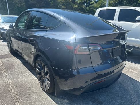 Used 2024 Tesla Model Y Performance AWD/4WD image 3