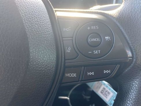 Used 2020 Toyota Corolla LE FWD image 25