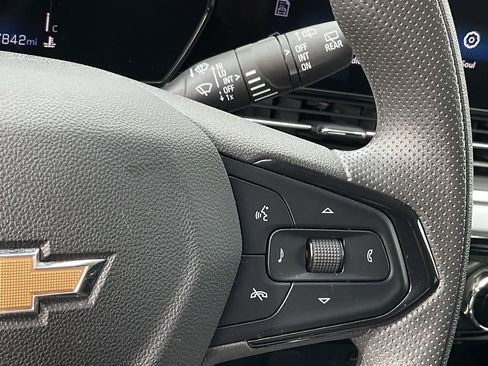 Used 2025 Chevrolet Trax LT image 24
