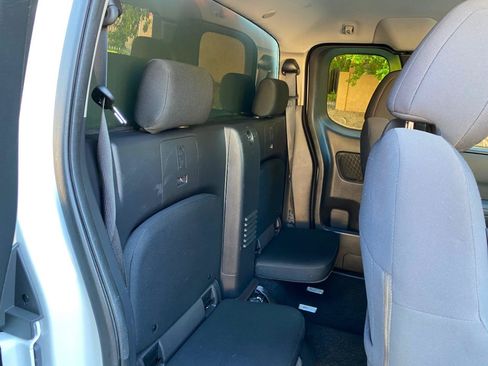 Used 2022 Nissan Frontier S AWD/4WD image 33