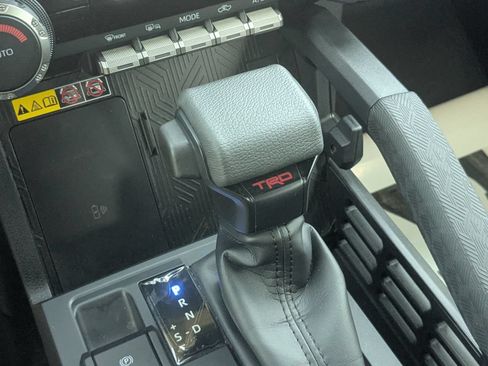 Used 2025 Toyota Tacoma TRD Off-Road w/ TRD Off Road Upgrade Package AWD/4WD image 27