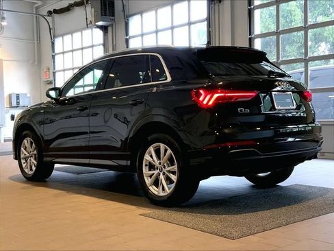 Used 2025 Audi Q3 2.0T Premium w/ Convenience Package AWD/4WD image 3