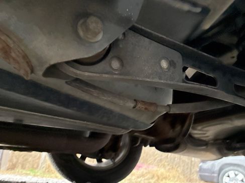 Used 2005 Ford Mustang Deluxe image 25