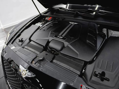 Used 2019 Bentley Bentayga image 50