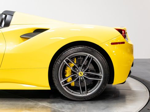 Used 2017 Ferrari 488 Spider image 39