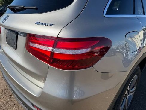 Used 2019 Mercedes-Benz GLC 300 4MATIC image 12