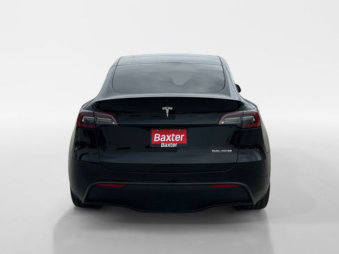 Used 2022 Tesla Model Y Performance image 14