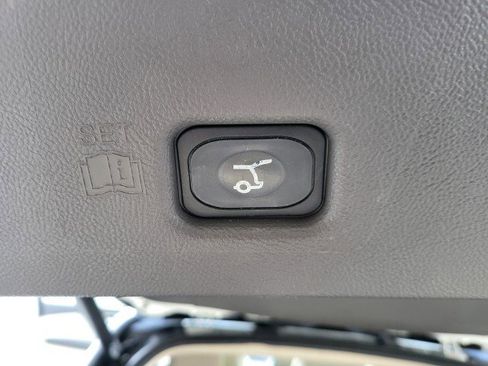 Used 2020 Lincoln Nautilus Reserve w/ Equipment Group 202A image 15