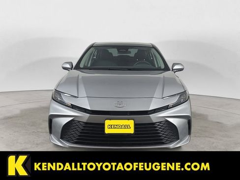 Used 2025 Toyota Camry LE FWD image 8