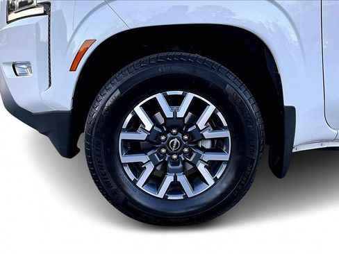 Used 2024 Nissan Frontier SL w/ Technology Package image 31