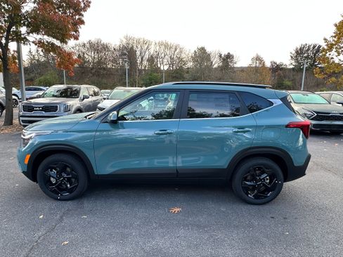 New 2026 Kia Seltos EX image 8