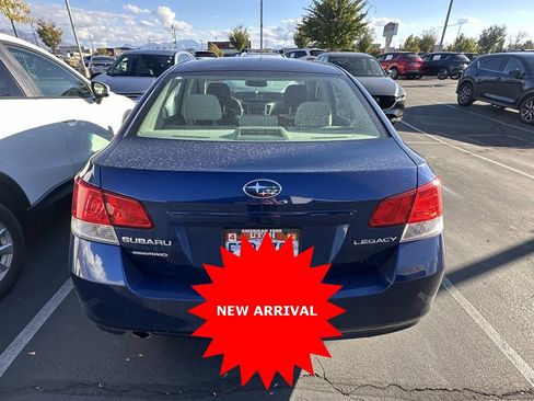 Used 2010 Subaru Legacy 2.5i Premium image 6