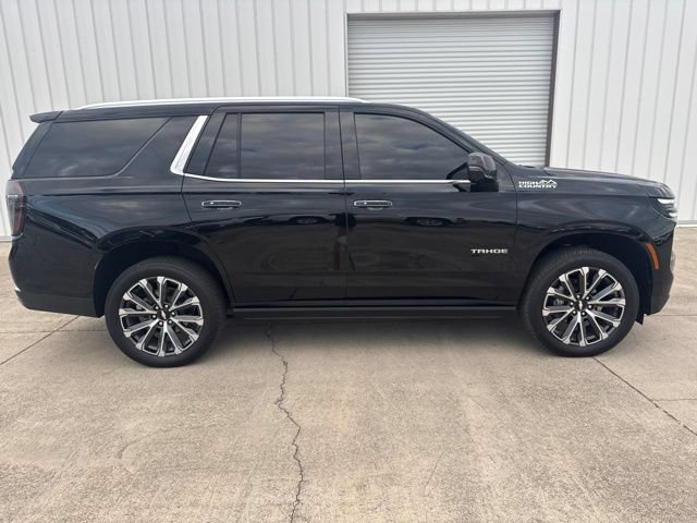 Used 2025 Chevrolet Tahoe High Country AWD/4WD image 6
