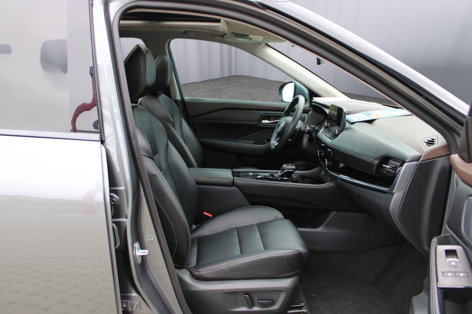 Used 2023 Nissan Rogue SL w/ SL Premium Package FWD image 41