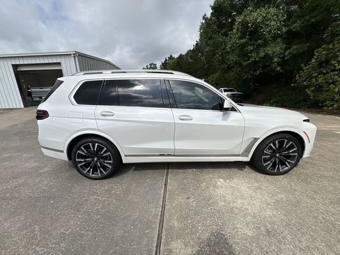 Used 2025 BMW X7 xDrive40i AWD/4WD image 9