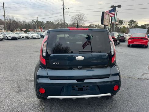 Used 2019 Kia Soul + image 5