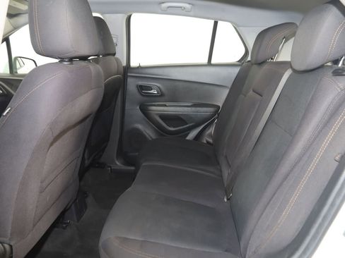 Used 2019 Chevrolet Trax LS AWD/4WD image 26