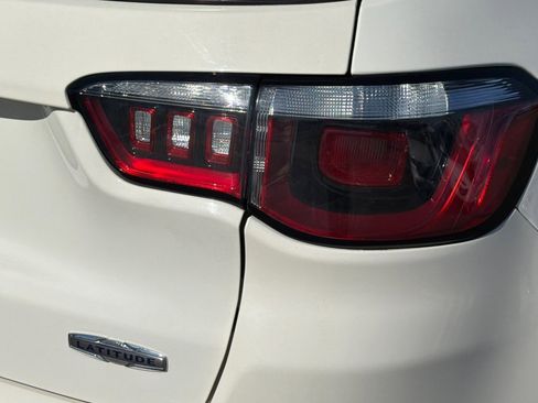 Used 2020 Jeep Compass Latitude image 12