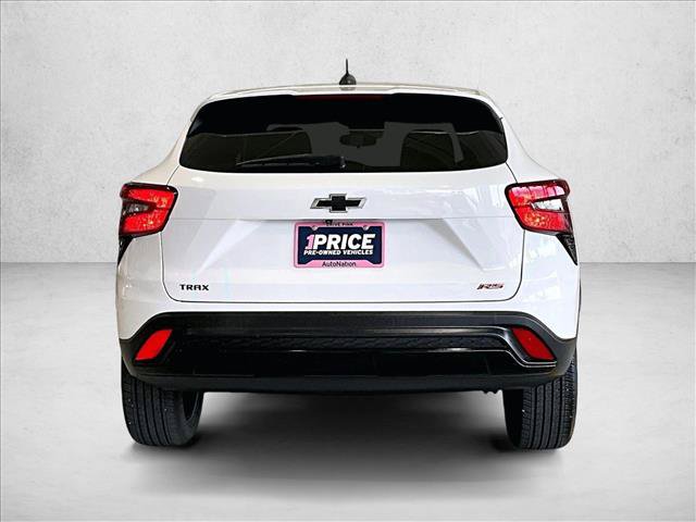 Used 2024 Chevrolet Trax RS FWD image 4