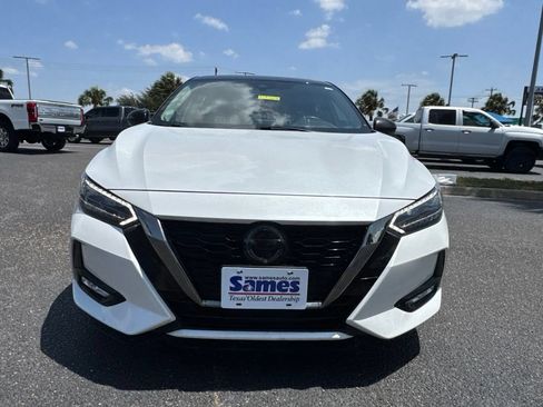 Used 2023 Nissan Sentra SR w/ SR Premium Package FWD image 7
