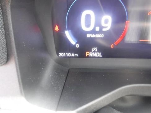 Used 2025 Ford Explorer ST-Line w/ ST-Line Street Pack image 9