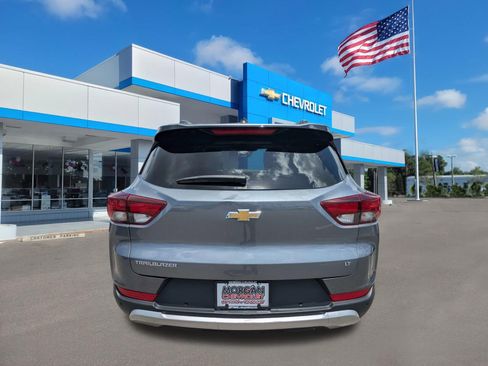 Used 2022 Chevrolet TrailBlazer LT w/ Convenience Package FWD image 4