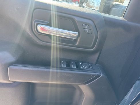 Used 2025 Chevrolet Silverado 2500 Custom w/ Custom Value Package image 17