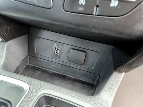 Used 2017 Ford Escape SE w/ SE Sport Appearance Package image 14