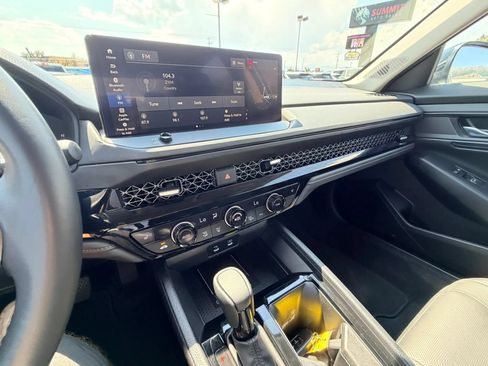 Used 2025 Honda Accord EX-L image 17