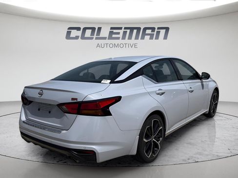 Used 2023 Nissan Altima 2.5 SR FWD image 3
