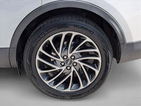 Used 2019 Lincoln Nautilus Reserve AWD/4WD image 24