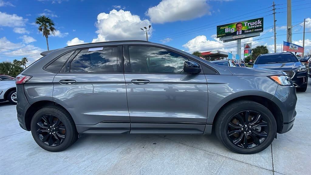 Used 2024 Ford Edge SE w/ Black Appearance Package AWD/4WD image 11