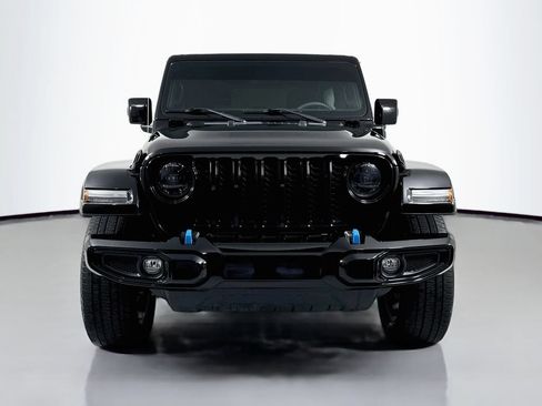 Used 2023 Jeep Wrangler Unlimited Sahara AWD/4WD image 2