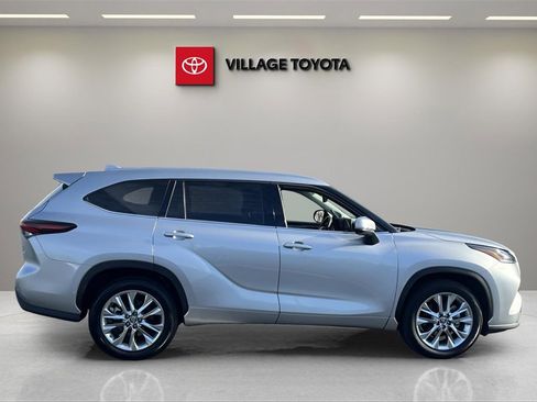 Certified 2025 Toyota Highlander Limited image 6