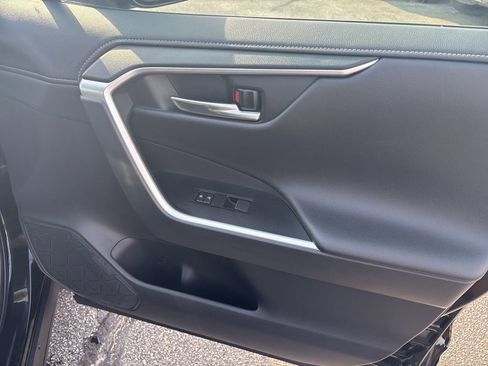 Used 2021 Toyota RAV4 Limited image 44