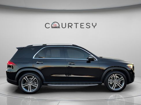 Used 2022 Mercedes-Benz GLE 350 w/ Premium Package image 6