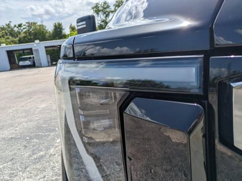 Used 2024 GMC Sierra 2500 AT4 w/ AT4 Premium Plus Package AWD/4WD image 10