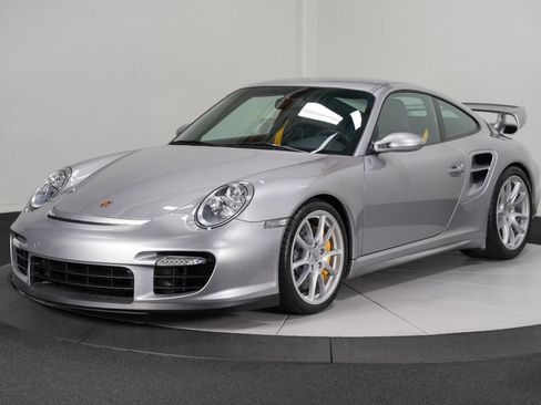 Used 2008 Porsche 911 GT2 RWD image 5