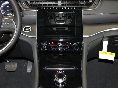 New 2026 Jeep Grand Cherokee Laredo X AWD/4WD image 13