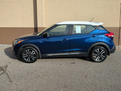 Used 2020 Nissan Kicks SR w/ SR Premium Package image 7