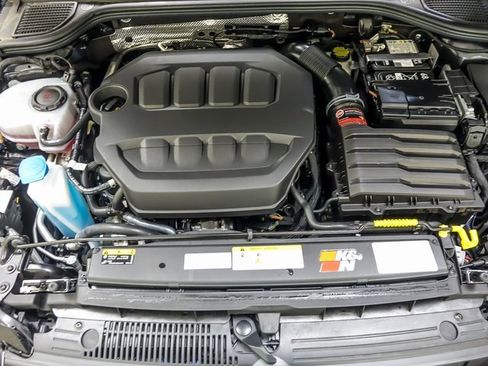 Used 2025 Volkswagen Golf w/ Euro Style Package image 26