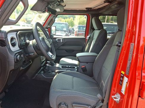 New 2025 Jeep Wrangler Sahara w/ Technology Group image 16