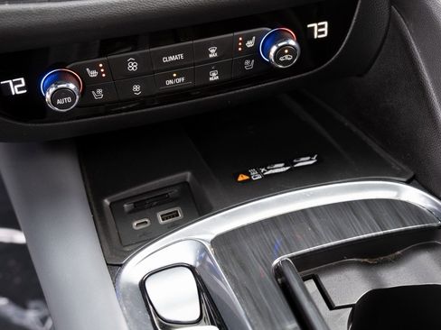 Used 2023 Buick Enclave Premium image 6