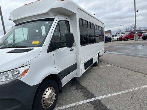 Used 2022 Mercedes-Benz Sprinter 3500 image 5
