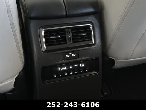 Used 2024 MAZDA CX-90 Plug-In Hybrid w/ Preferred AWD/4WD image 31