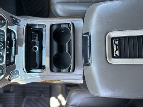 Used 2017 GMC Yukon XL Denali w/ Open Road Package AWD/4WD image 16