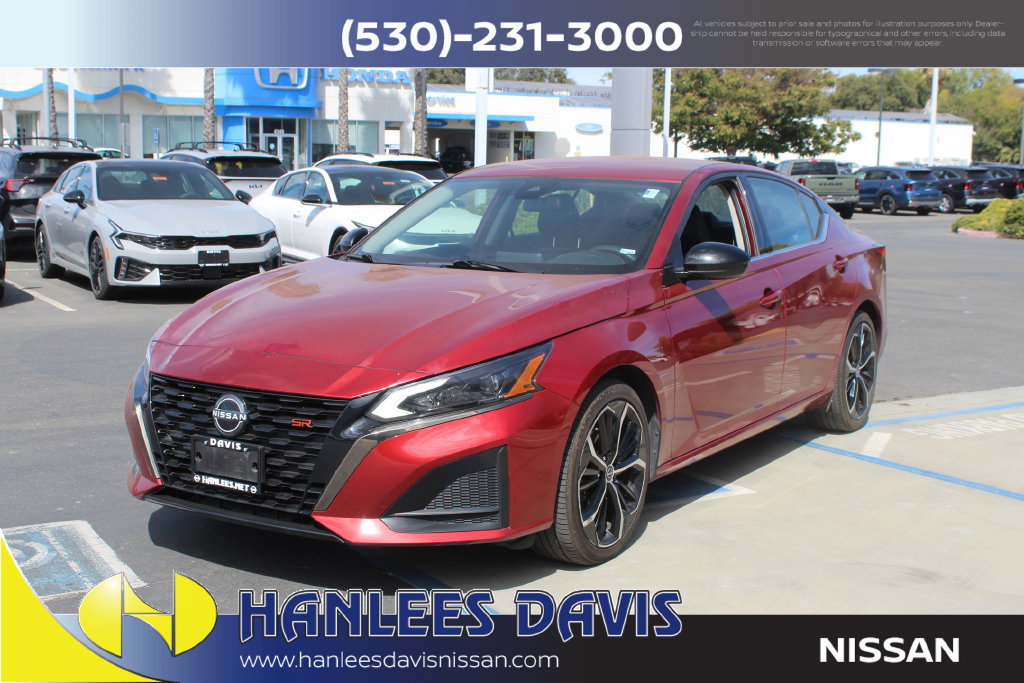 Used 2023 Nissan Altima 2.5 SR FWD image 3